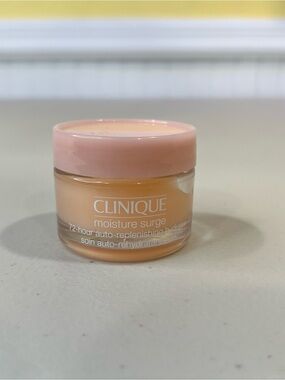 Clinique Moisture Surge Mini Jar in Peach and Pink